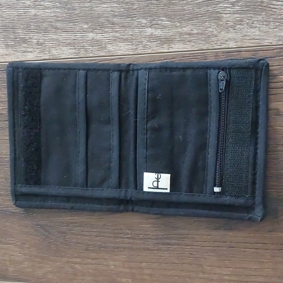 Wallet - Picture 4 of 9